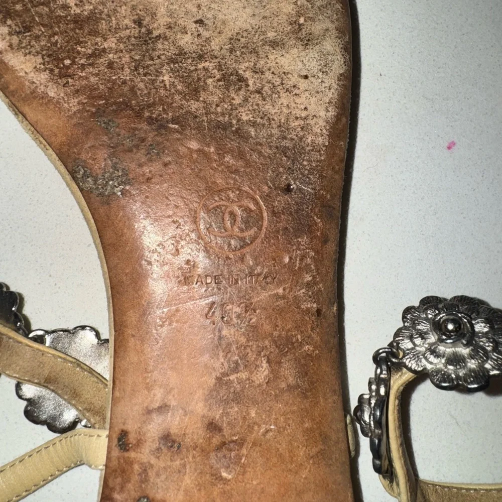 CHANEL Beige Tan Floral Embellished Thong Sandals